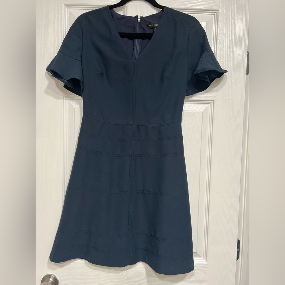 Banana Republic Dress Women’s 2 Navy Blue Fit Flare Ruffle V-Neck Pockets Midi